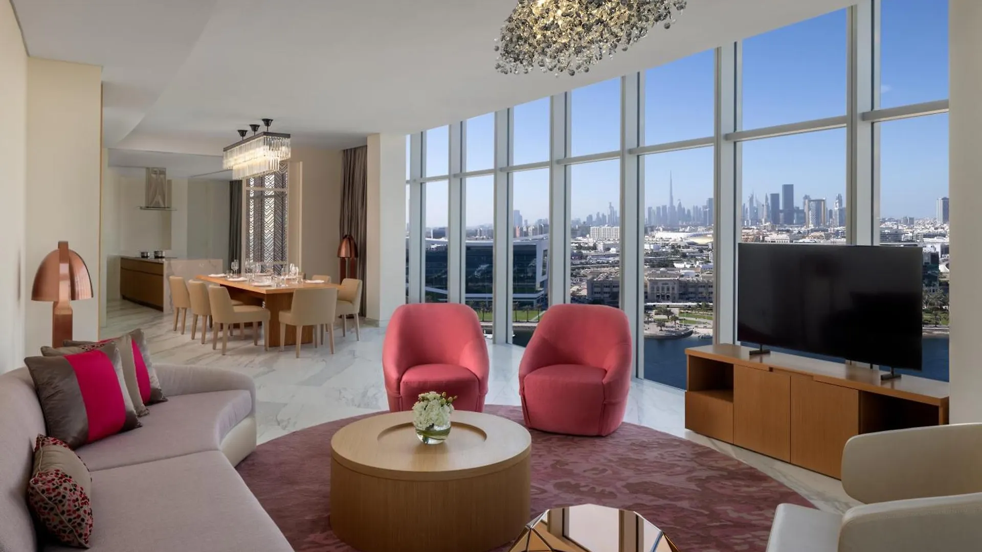 Hilton Dubai Creek Hotel & Residences